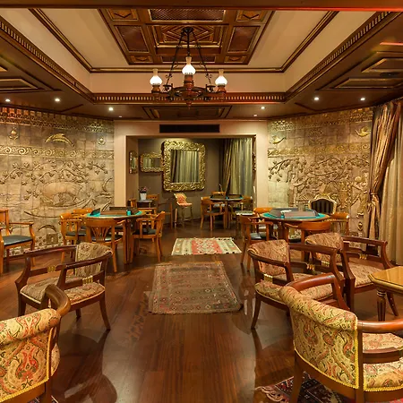 Club Sera Szálloda 5*