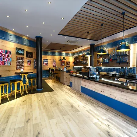 Club Sera Szálloda 5*